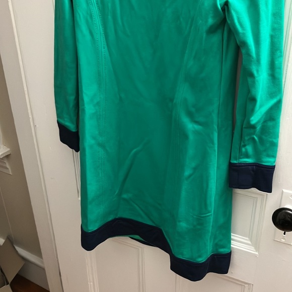 Vineyard vines - Picture 7 of 7